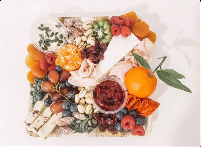 Thanksgiving platter from a Madrid restaurant in 2020