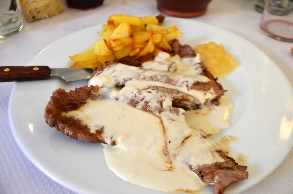 Pork fillet with cabrales cheese sauce