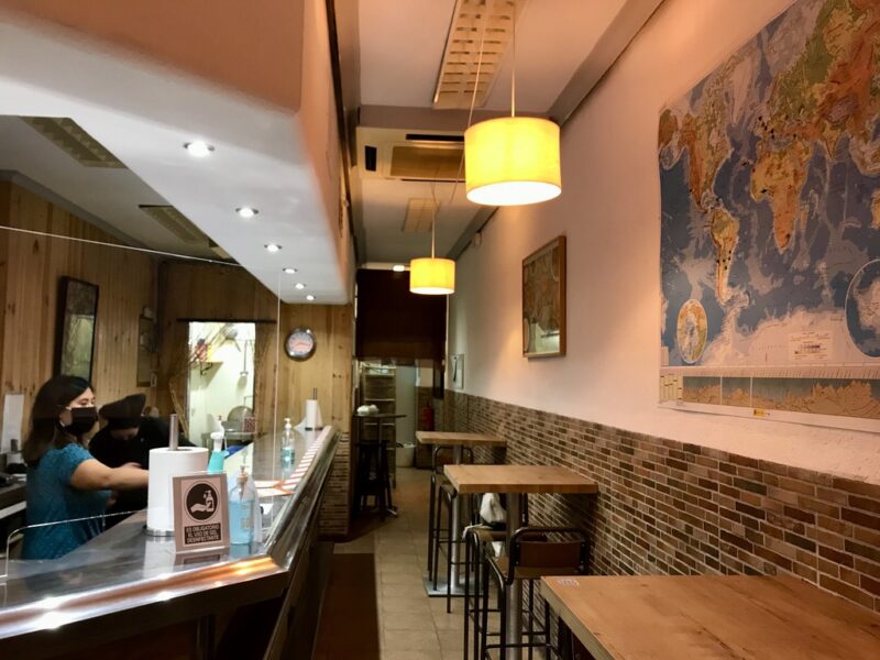 Refusion Delivery restaurant serves authentic dishes from Syria, Sudan and Venezuela, prepared by chefs who are refugees. Located in Madrid's Tetuan area.